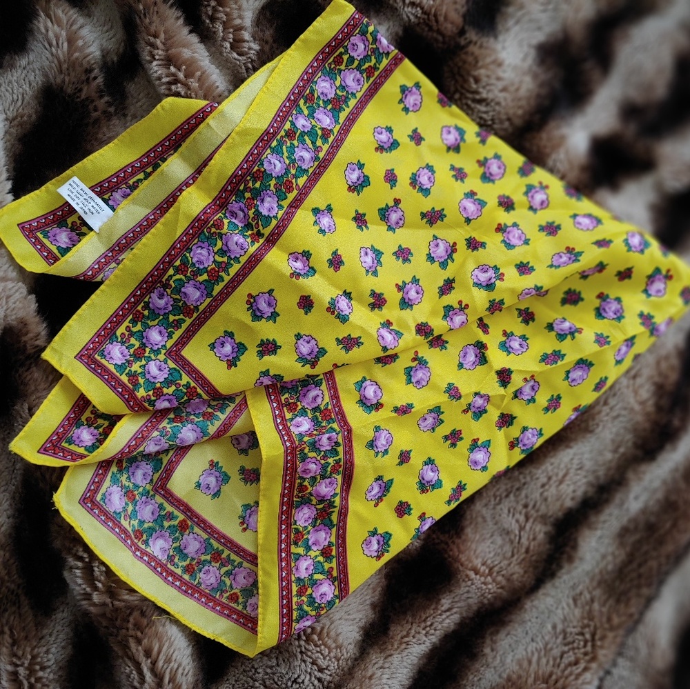 Japanese 🇯🇵 Beautiful purple and yellow scarf - Picture 2 of 5
